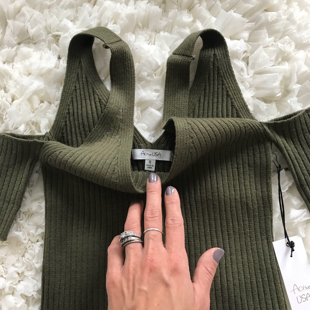 NWT Green Cold Shoulder Sweater Top - Picture 5 of 5